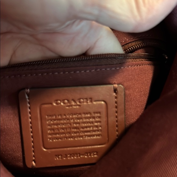 Red and Gold Shoulder Bag with Glossy Finish - Picture 7 of 9